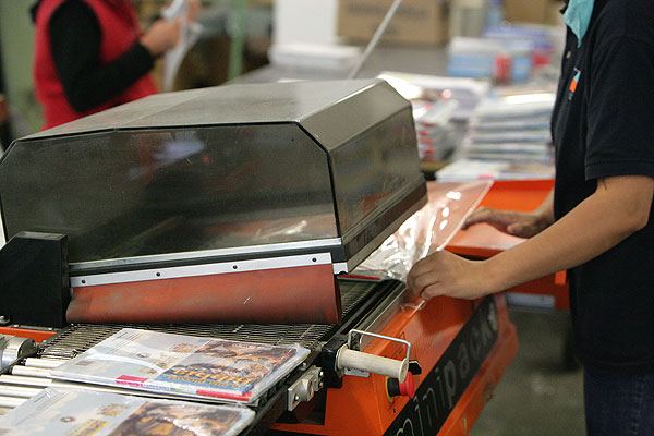 Imbustamento libri per distribuzione