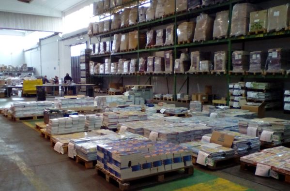 Foto di pallet con merci da scegliere