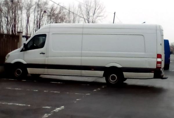 Foto di un automezzo che ci aiuta nel lavoro